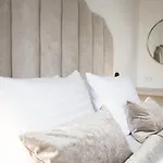 House Of Amstel 4*